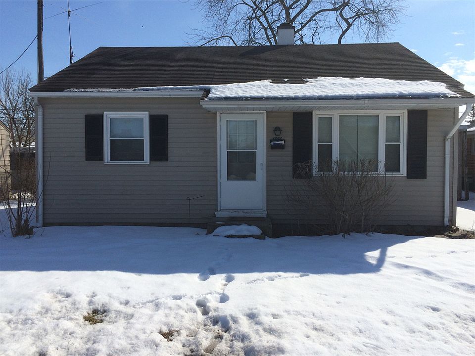 1st image of 729 1st St