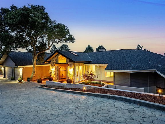 4th image of 905 Moon Valley Ranch Rd