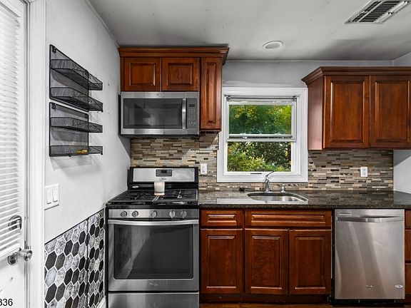 5th image of 519 Davsel Rd