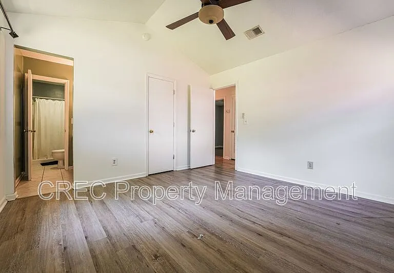 111 Finch St — Photo 8