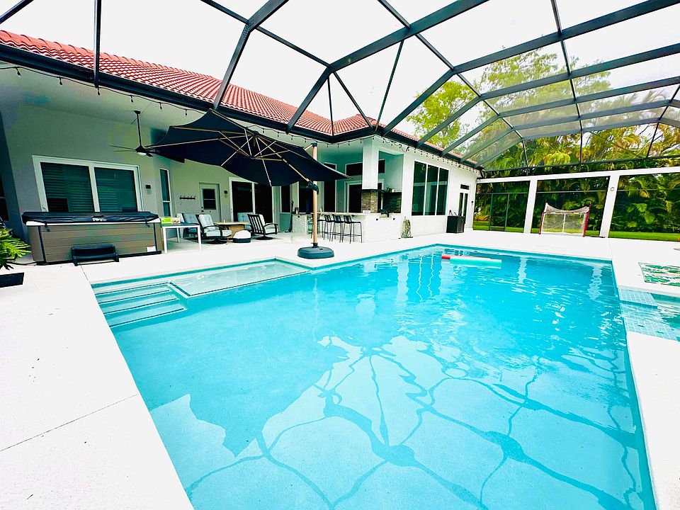 1st image of 833 Forest Glen Lane