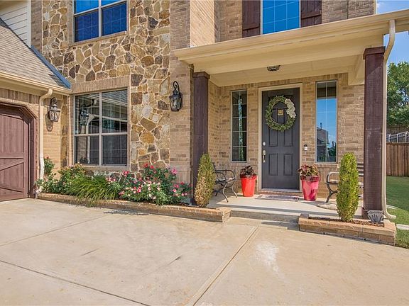 3rd image of 504 Hunter Manor Dr