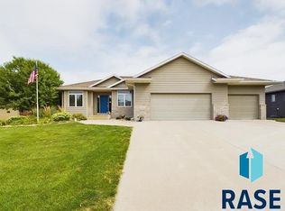 7320 S Russet Dr, Sioux Falls, SD 57108
