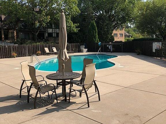 2nd image of 215 Barry Ave S APT 205