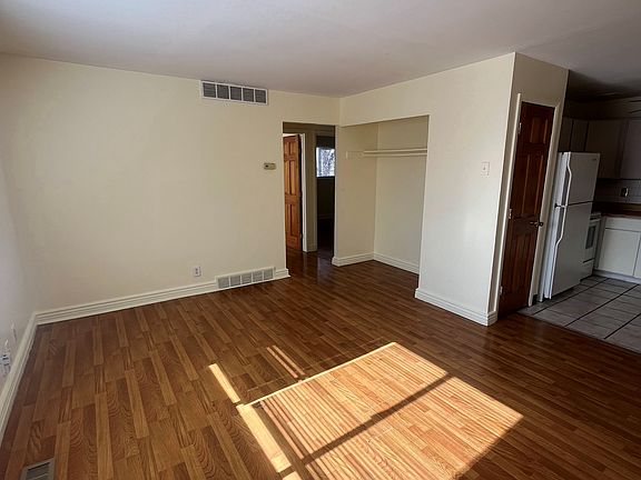 3rd image of 1216 W Pacific Ave APT 11