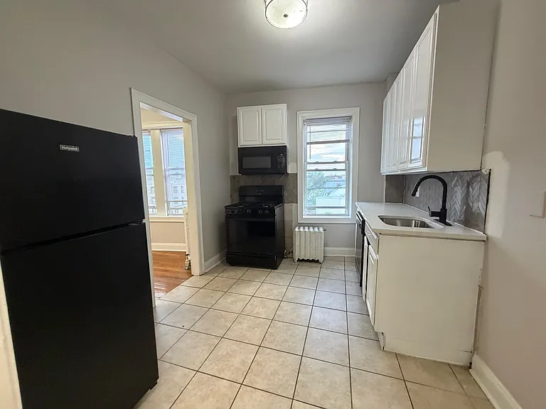 863 Pavonia Ave #11E — Photo 2