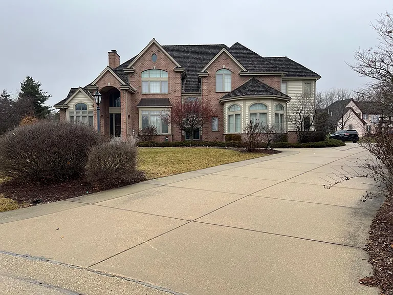 21160 Chancery Ct — Photo 3