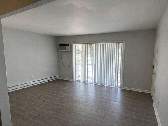4th image of 11036 S Kilbourn Ave #4
