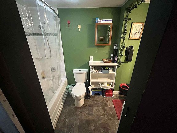 5th image of 260 College St N