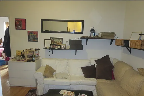 Rented by Mdrn Residential | media 19