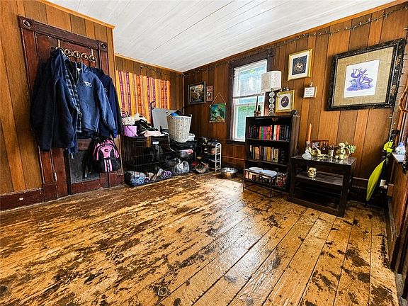 2nd image of 4 Joy St