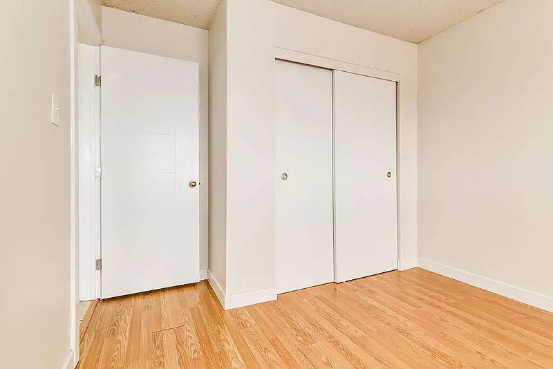 Edmonton Apartment for rent - 2 Bedrooms — photo 33