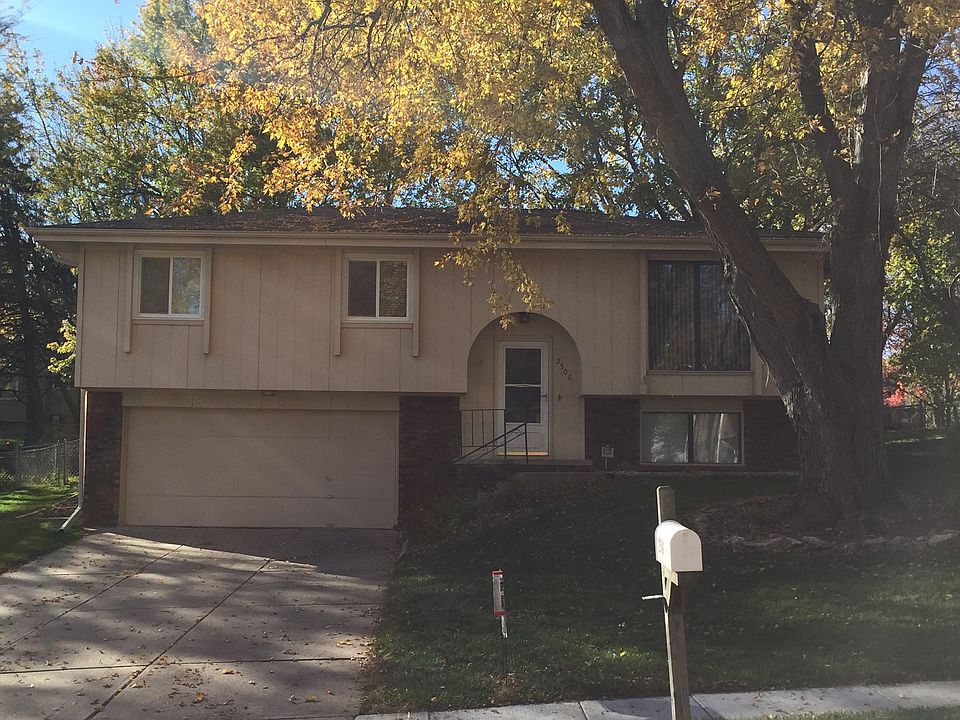 1st image of 2506 N 143rd St