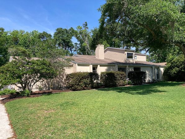 2764 Admirals Walk Dr E