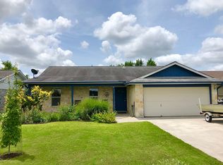 115 Deer Creek Dr, Boerne, TX 78006
