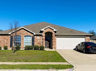 500 Bretts Way, Burleson, TX 76028