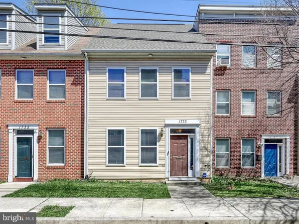 1733 Logan St, Harrisburg, PA 17102