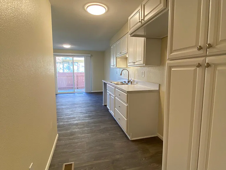 3916 Pheasant Dr — Photo 7