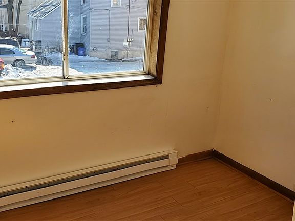 4th image of 1607 Crosby St