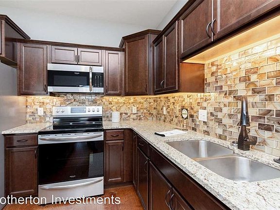 3rd image of 1207 Leann Cir