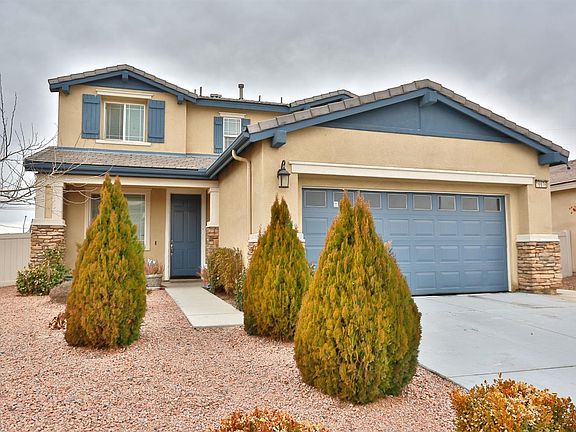 2nd image of 16676 Desert Lily St
