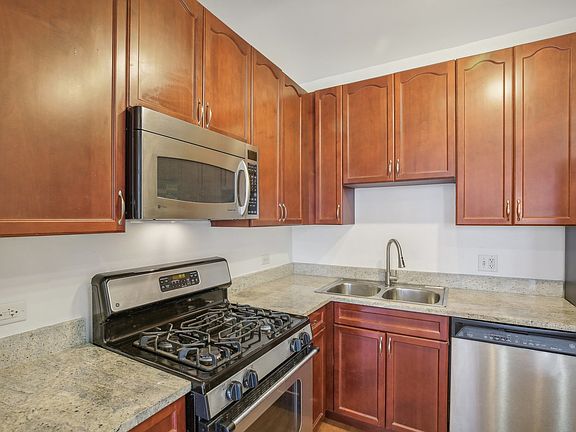 4th image of 1250 S Michigan Ave APT 1706