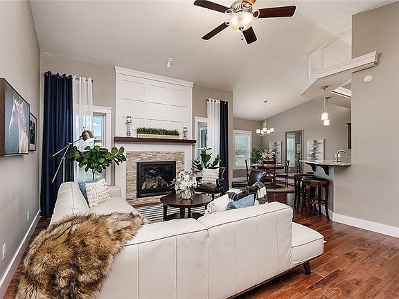 4th image of 3047 Western Bluffs Blvd