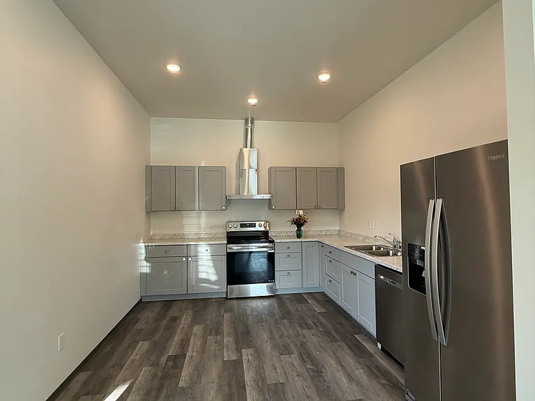 607 Pleasant Ave #1 — Photo 3