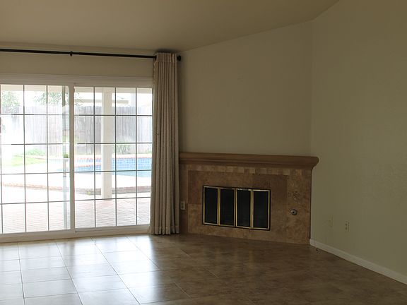 4th image of 23121 Harland Dr