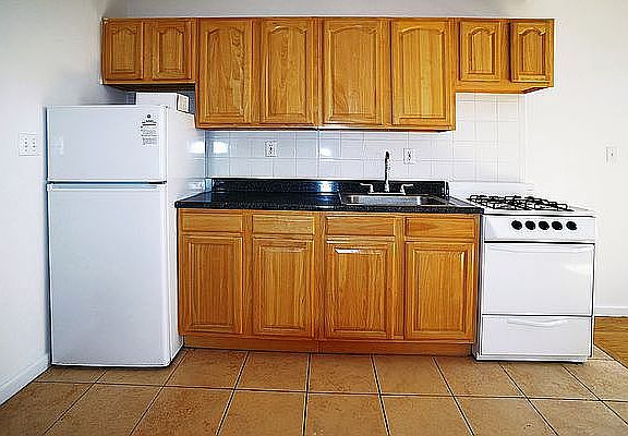 4th image of 52 W 14th St #3CC