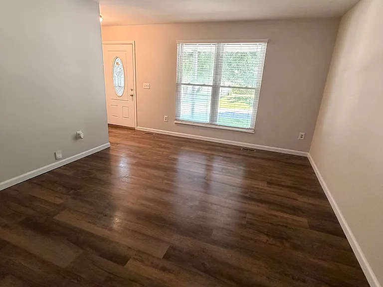 27 Millrace Dr — Photo 4