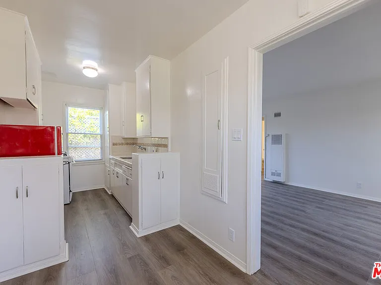 1940 S Robertson Blvd #10 — Photo 15