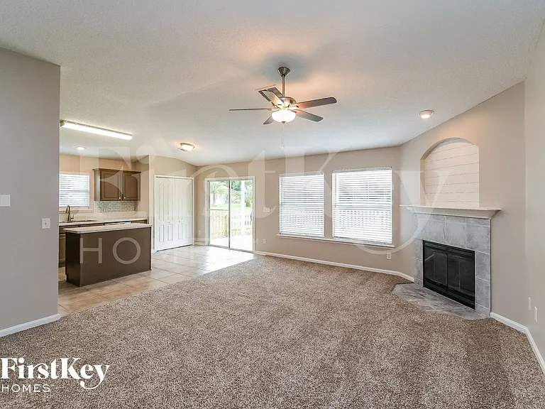 928 Bonaparte Landing Blvd E — Photo 4