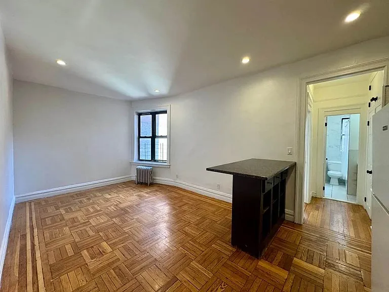 510 W 190th St #4D — Photo 1