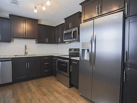 4th image of 2226 Foster Ave