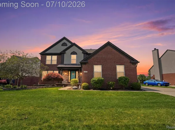24774 Summer Ln, Flat Rock, MI 48134