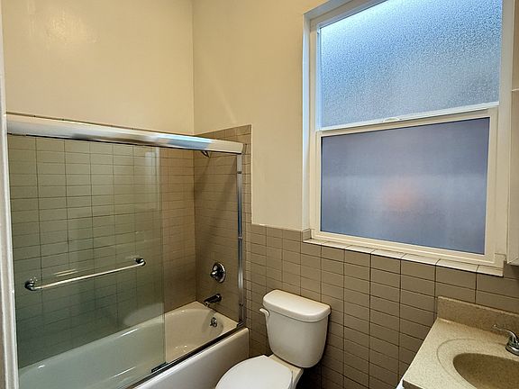 5th image of 2315 Mission St #204