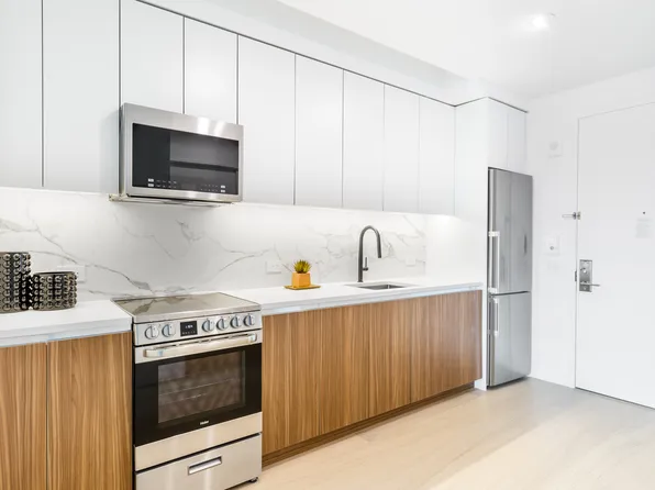 123 Linden Boulevard 17L image 2 of 15