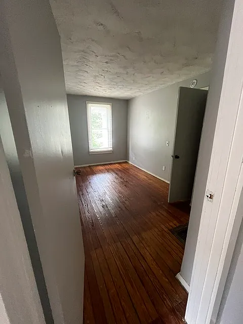 32 Jefferson Avenue (Zuri Real Estate LLC) - 1 — Photo 4