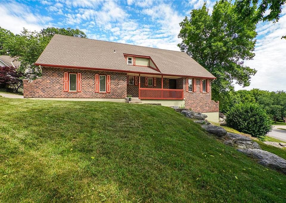 1st image of 2608 S Cochise Ave