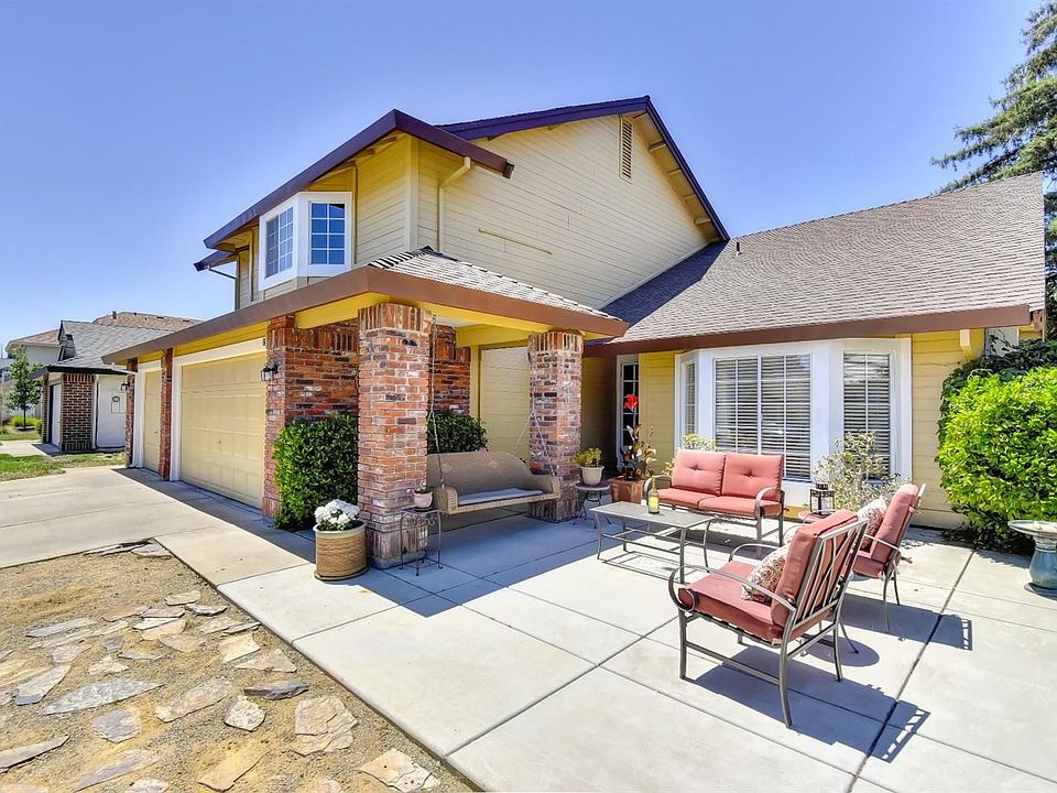 1st image of 1527 Carbury Way