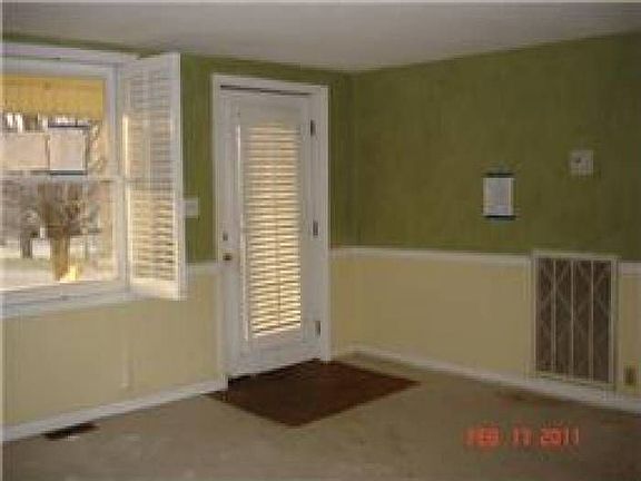 3rd image of 431 Gresham Ln