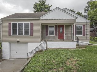 614 Kenyon Ave, Des Moines, IA 50315