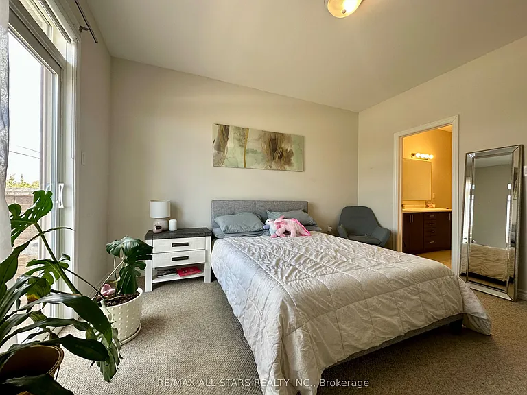 17 Lakewood Cres #3 — Photo 10