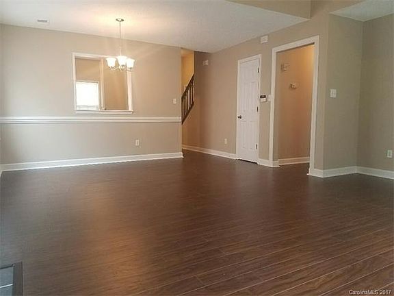 4th image of 3126 Longspur Dr