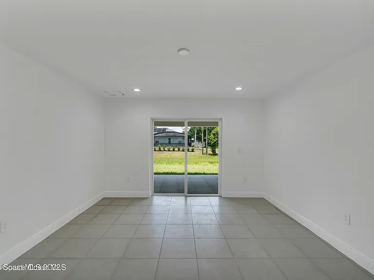 2310 Madrid Ave SE — Photo 11