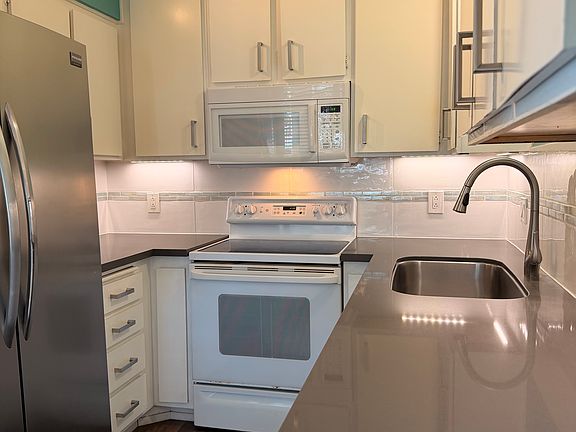 2nd image of 4015 Porte La Paz Unit 136