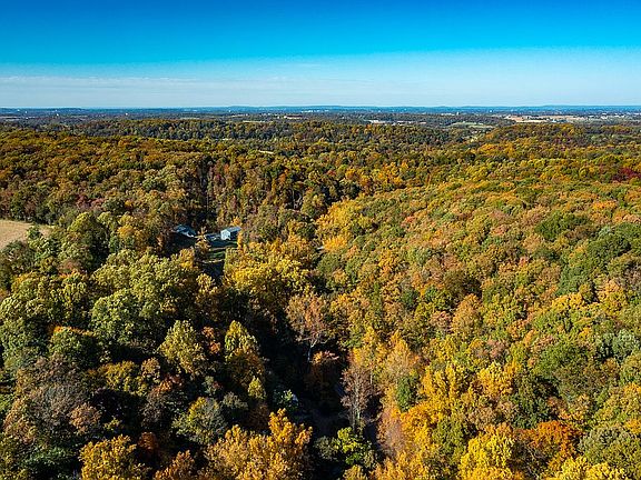 2nd image of 218 Snyder Hollow Rd