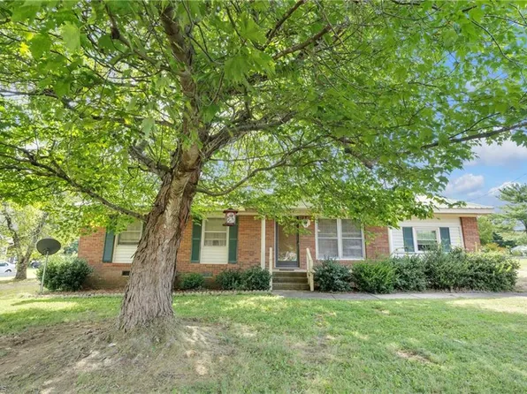 520 S Valley St, Liberty, NC 27298