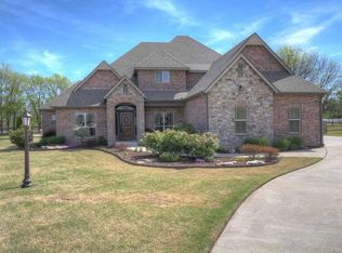 6697 Hummingbird Ct, Owasso, OK 74055